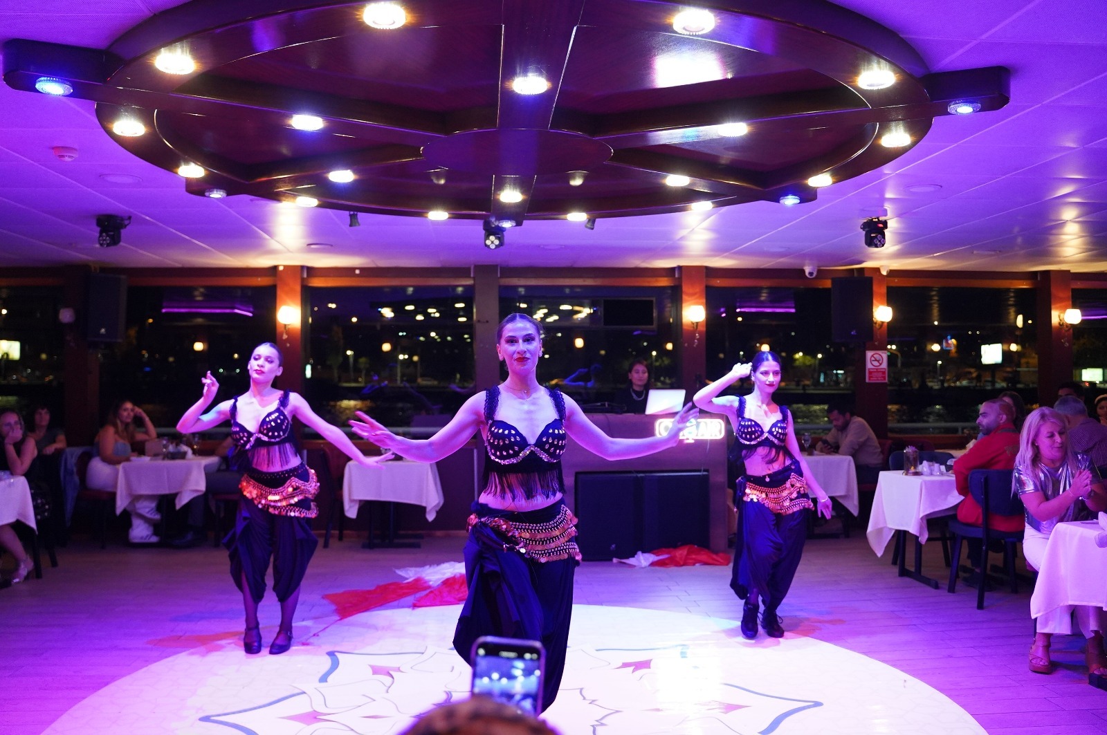 BOSPHORUS DINNER CRUISE & TURKISH NIGHT SHOW (BIRTHDAY TABLE)